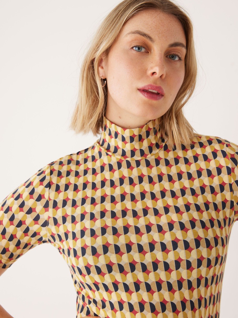 Women Frank And Oak T-Shirts & Tops | The Printed Short Sleeve Mockneck In Daisy